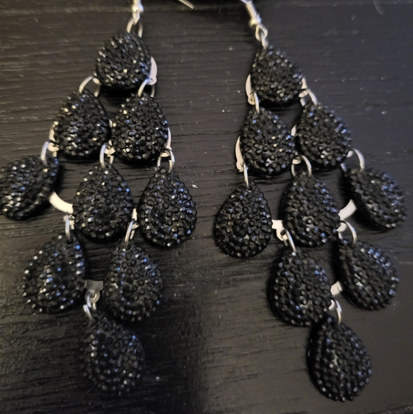 4" Black textured earrings - Picture 3 of 3